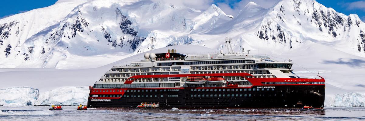 Save Up to 40% on All-Inclusive Antarctica Cruises - background banner